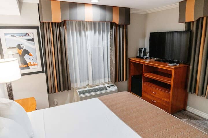 Room 16 of 33
