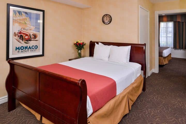 Room 20 of 33